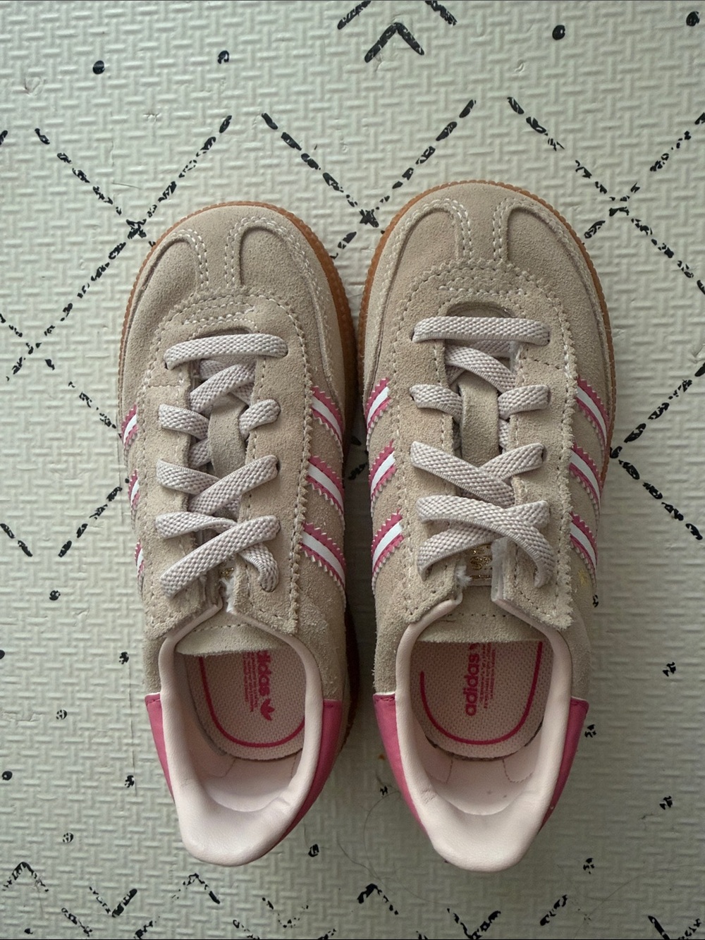 Girls pink handball spezial adidas size 9